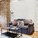Luxurious Danubeside For 4 Apartment