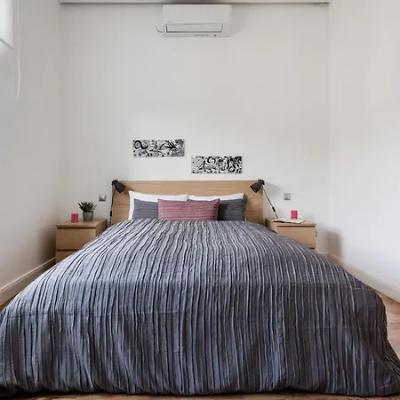 Lägenhet Luxurious Danubeside For 4 Budapest