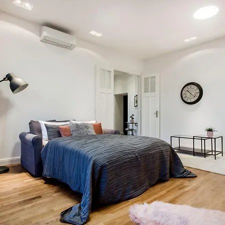 Lägenhet Luxurious Danubeside For 4