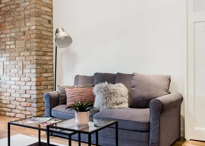 Luxurious Danubeside For 4 شقة